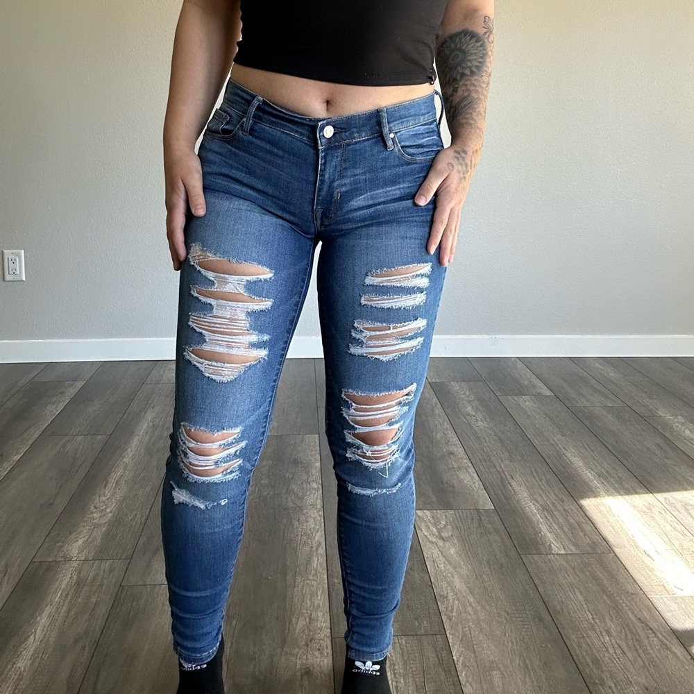 Pacsun Perfect Fit Jegging Size 24 Inseam 28 Super Cute Distressed Denim Women’s